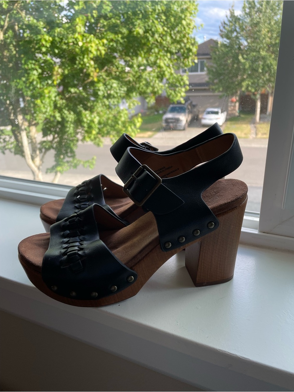 White Mountain Black Leather Platform Sandals with Wood-Effect Heel